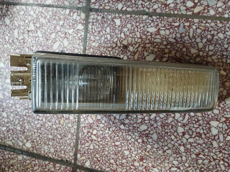 фото №1, Противотуманная фара левый перед 132527-00l audi 80