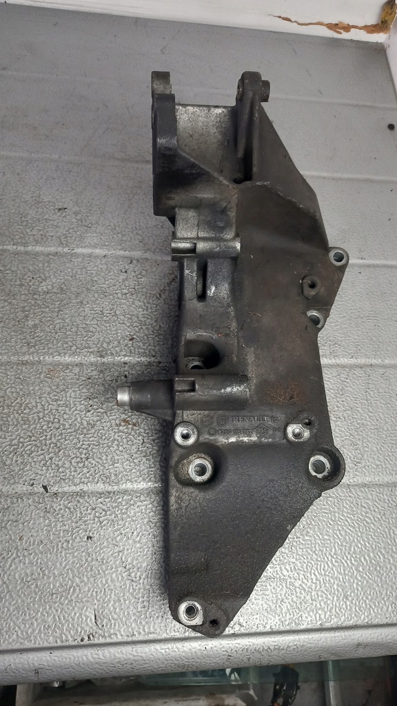 фото №1, Кронштейн генератора volvo v40 1.9dci kombi 02r