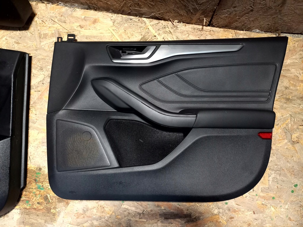 фото №6, Ford focus mk4 kombi комплект обшивка дверей двері