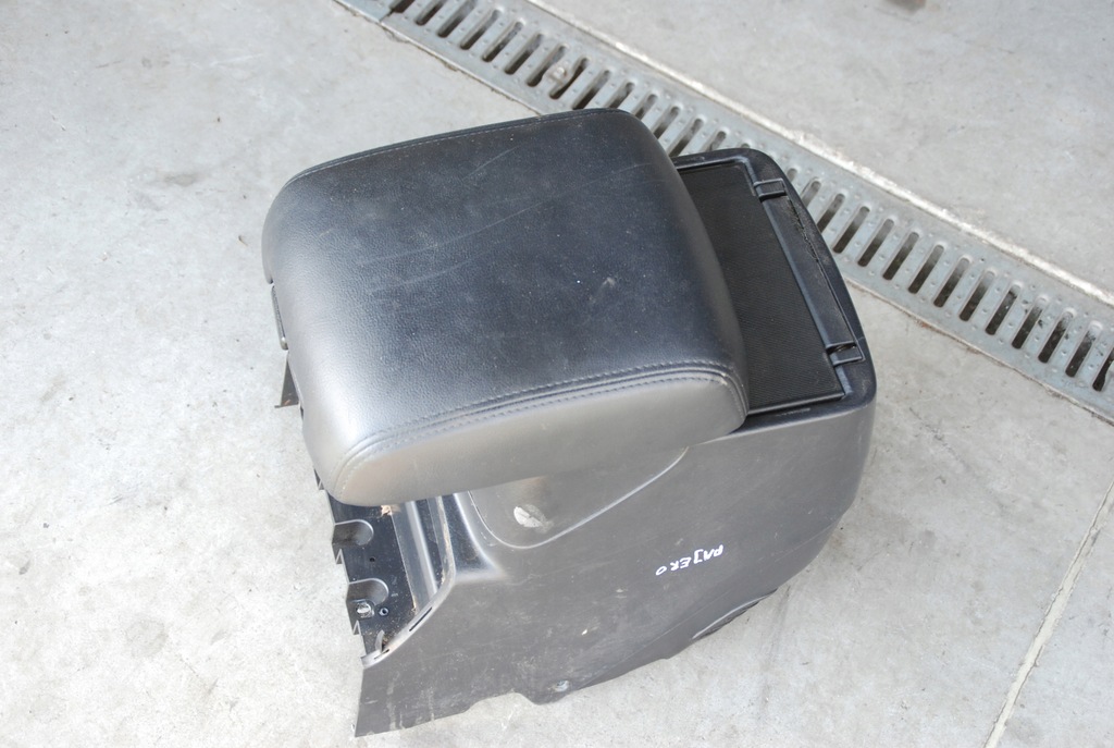 фото №5, Підлокітник 5d mitsubishi pajero iv 11r