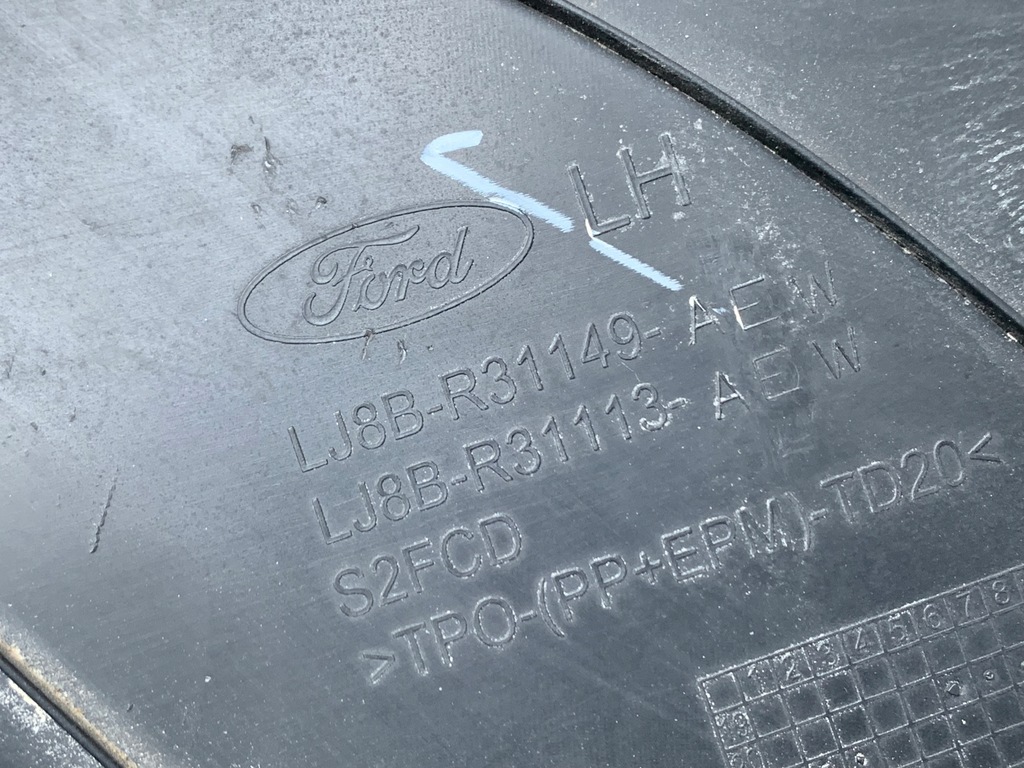 фото №16, Ford mustang mach-e 2021r захист обшивка стійка c лівий задня оригінал