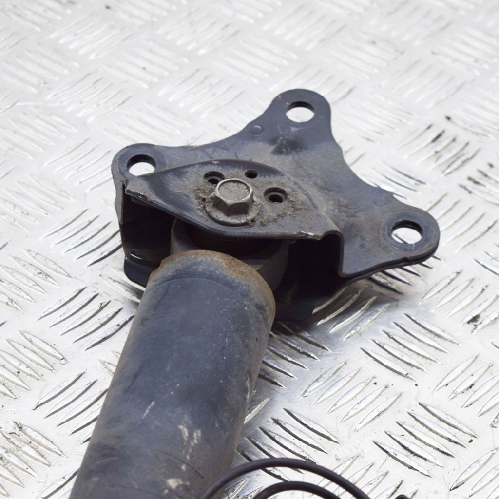 фото №5, Lexus rx 450h 2018 левая сторона амортизатор задний