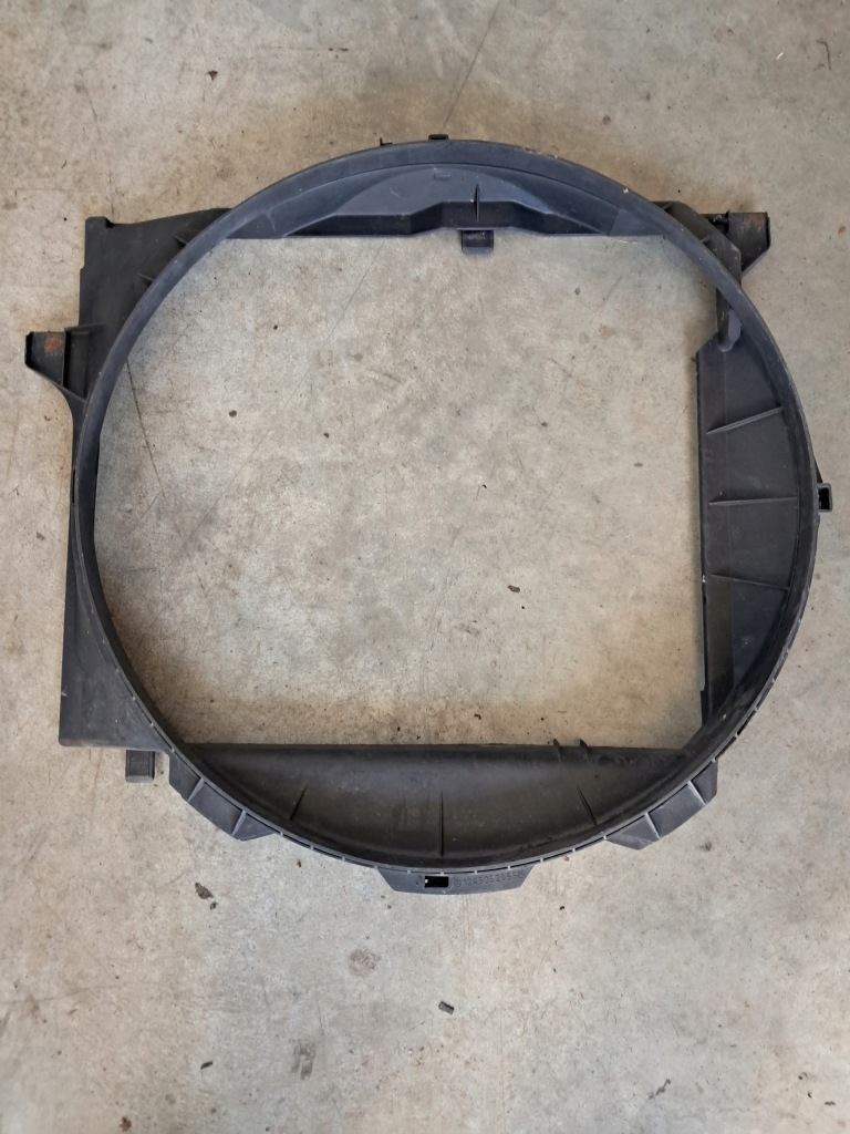 Купить Накладка радиатора mercedes w124 m103 1245000655