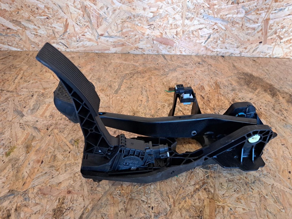 фото №1, Mercedes w247 w177 педаль тормоза газа kpl w118 cla