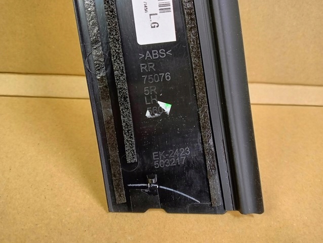 фото №3, Молдинг стойка дверь левый задняя toyota chr ch-r 16-