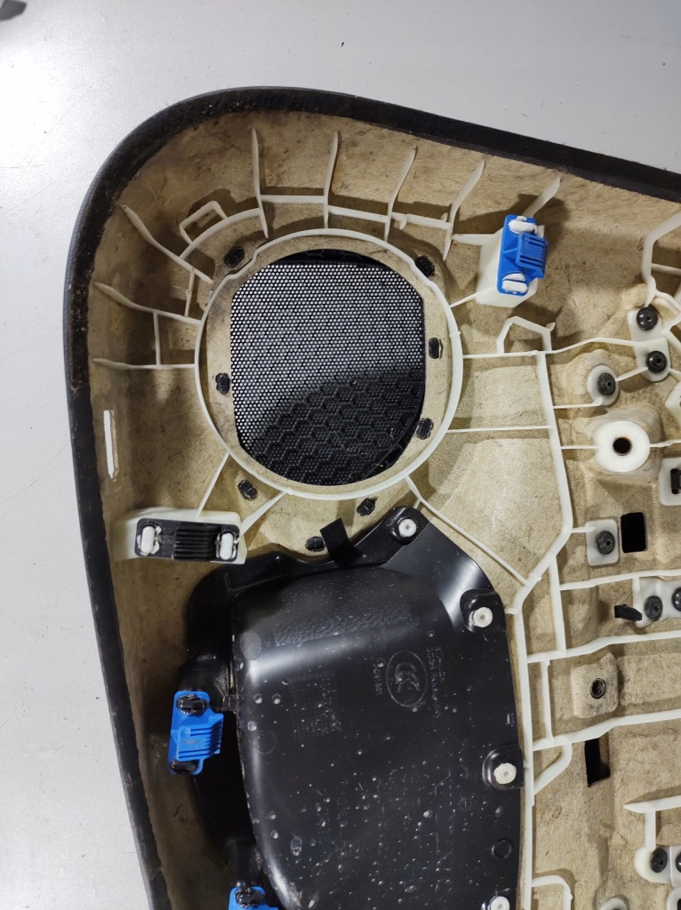 фото №12, Volvo v60 18r- обшивка дверь левый задняя