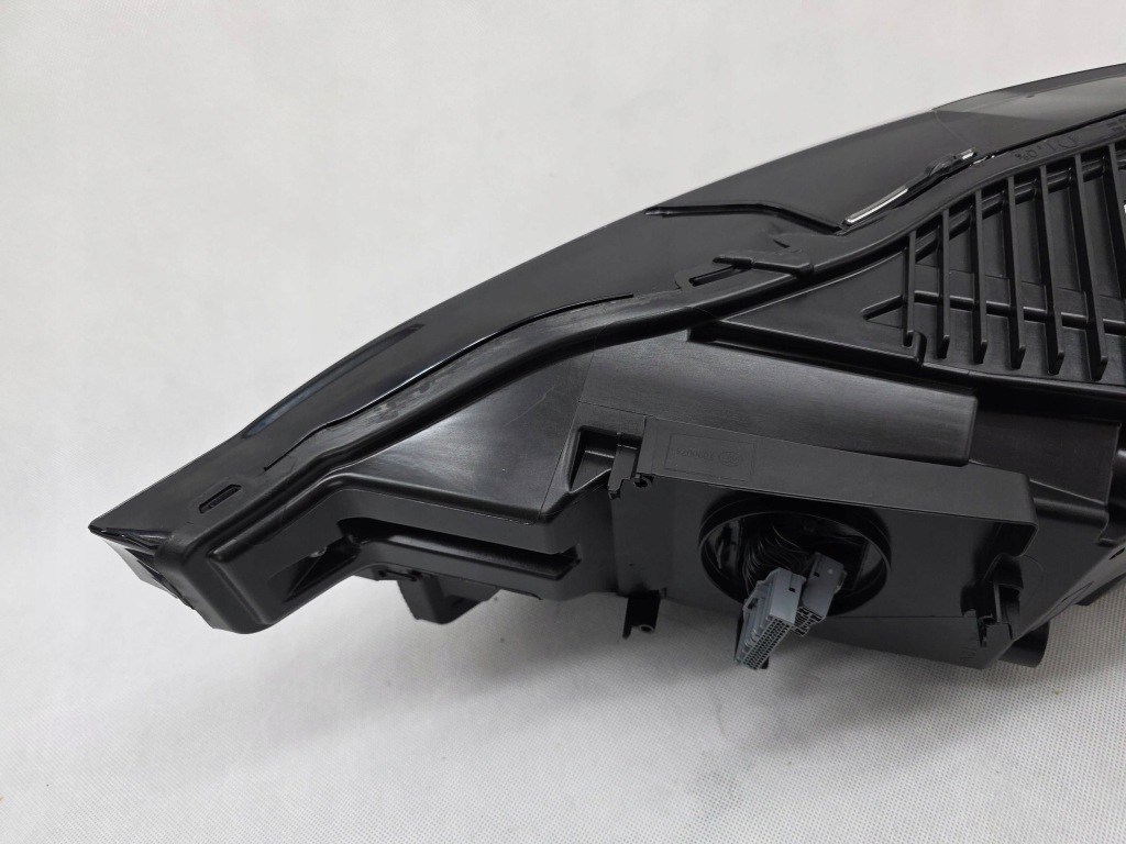 Volvo xc60 2 рестайлінг  фара перед передня правий full led європа 32404710 Зі Шроту