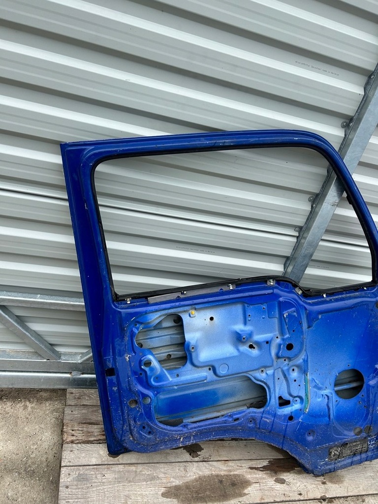 фото №9, Дверь левая левый перед nissan cabstar 99-06