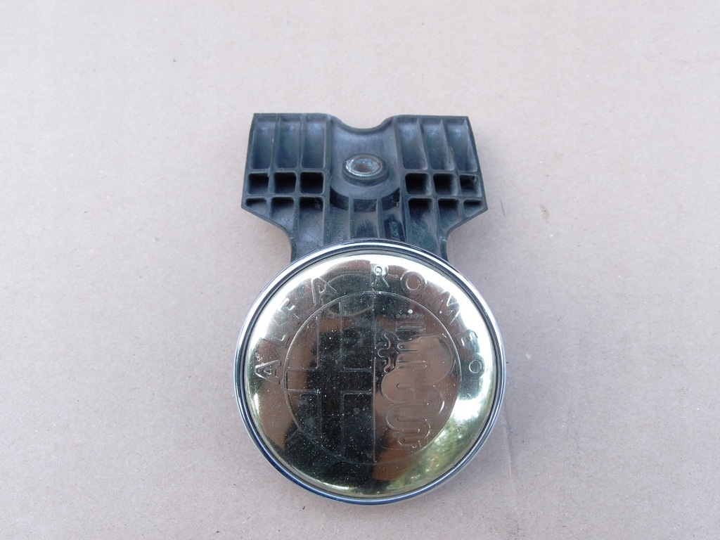 фото №1, Эмблема значок logo капот 46827800 alfa romeo 147 3d