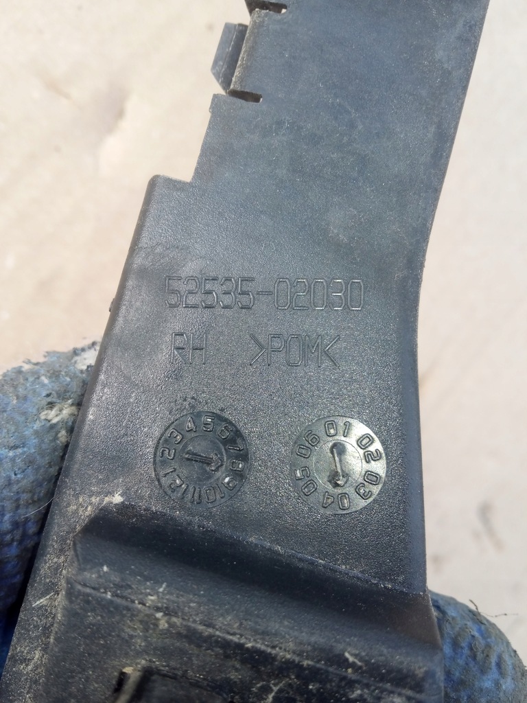 фото №7, Toyota corolla e12 02-07 направляющая бампера правый перед оригинал б/у