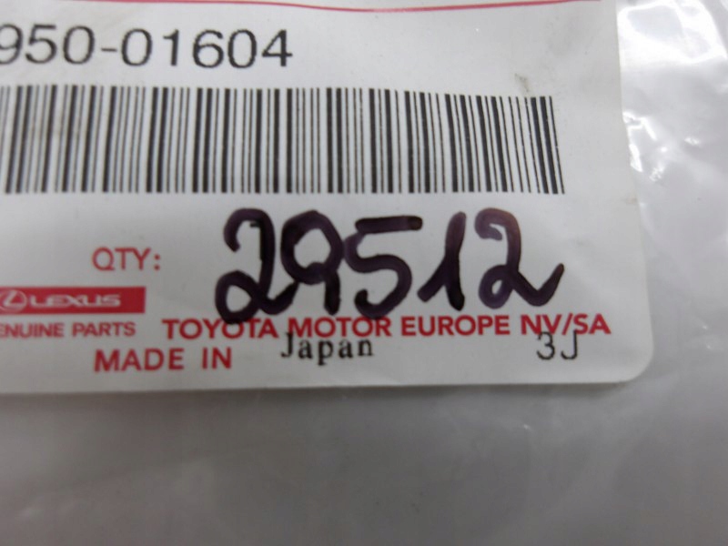 фото №3, Toyota camry заглушка крышки багажник