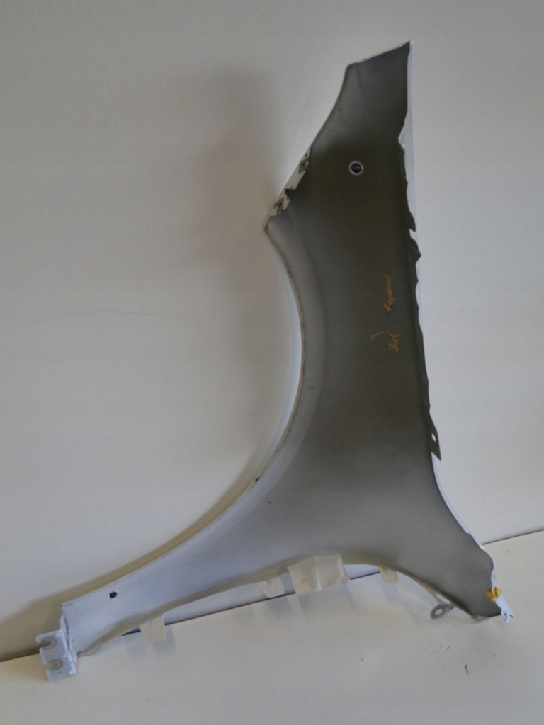 Mercedes крила передній правий перед білий 149 cla 118 c118 x118 w118 Ціна