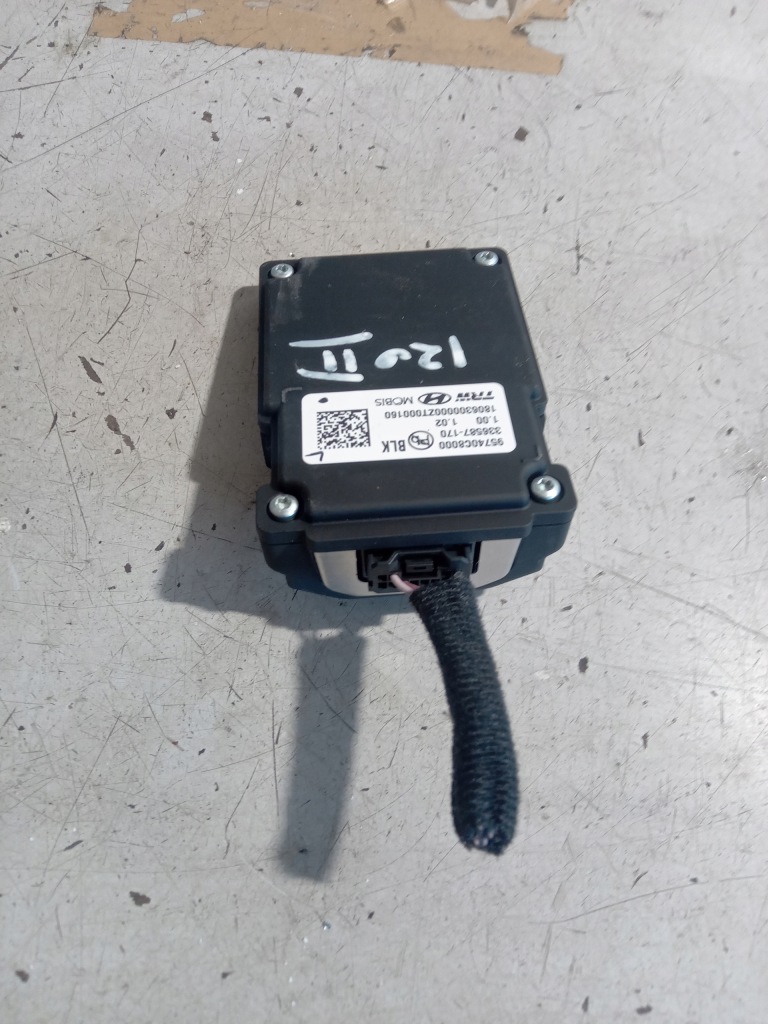 фото №2, Hyundai i20 ii камера асистент поперечина