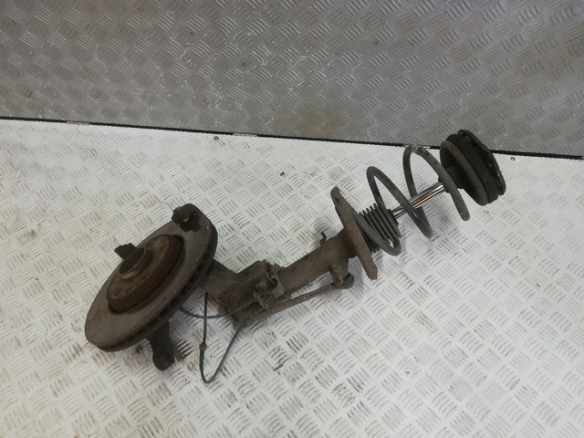 фото №1, Поворотный кулак передняя левая scenic iii 2.0 16v автоматическая коробка передач