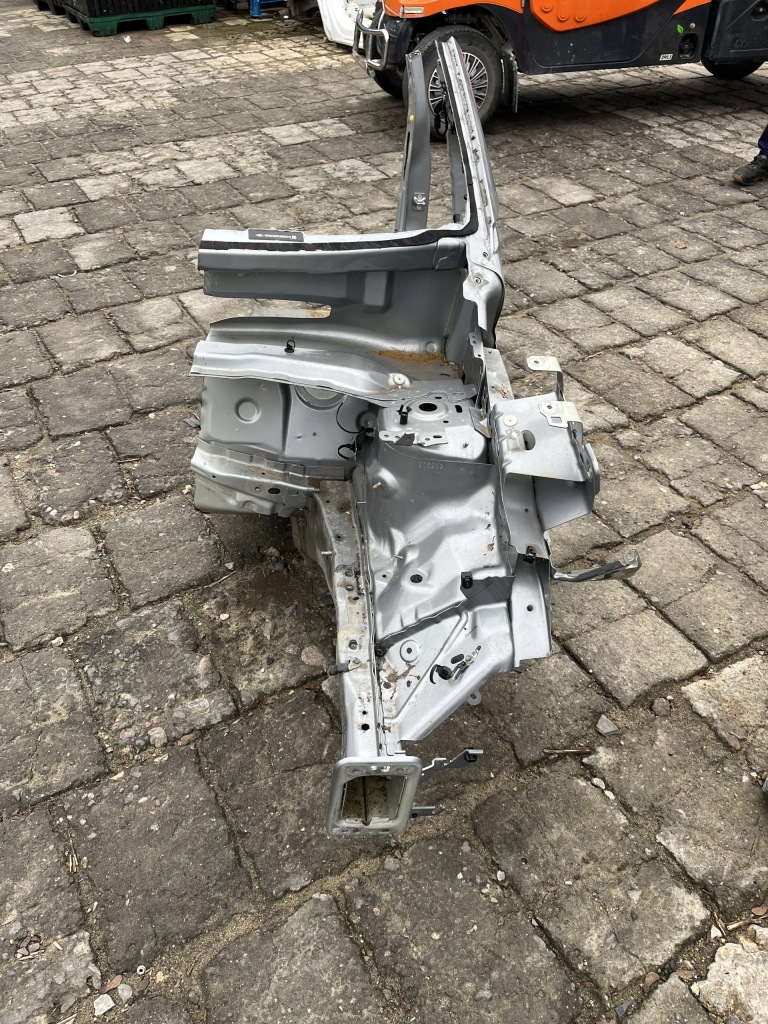 Четвертина лонжерон ліва лівий передні  поріг ford puma 2 mk2 19- solar silver Ціна