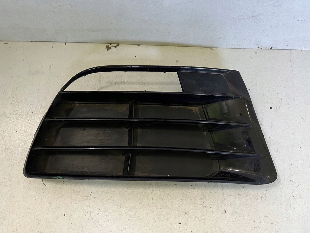 фото №2, Решітка права vw scirocco lift r line