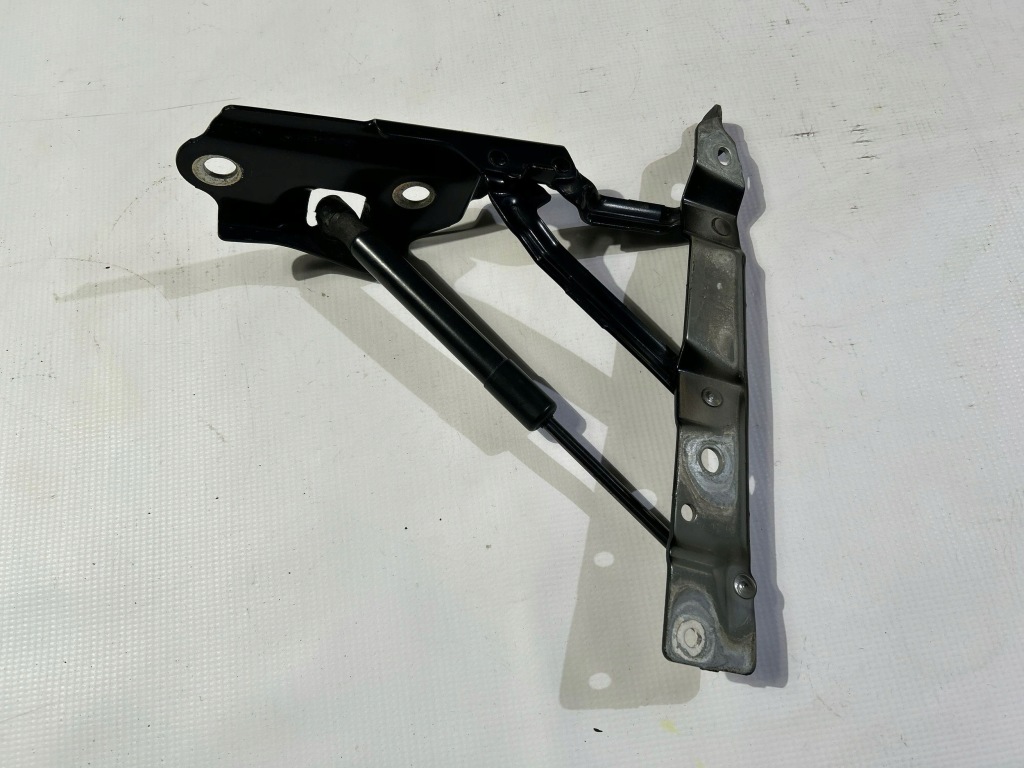 Петля привід кришки багажника праві dodge challenger 2015- Недорого