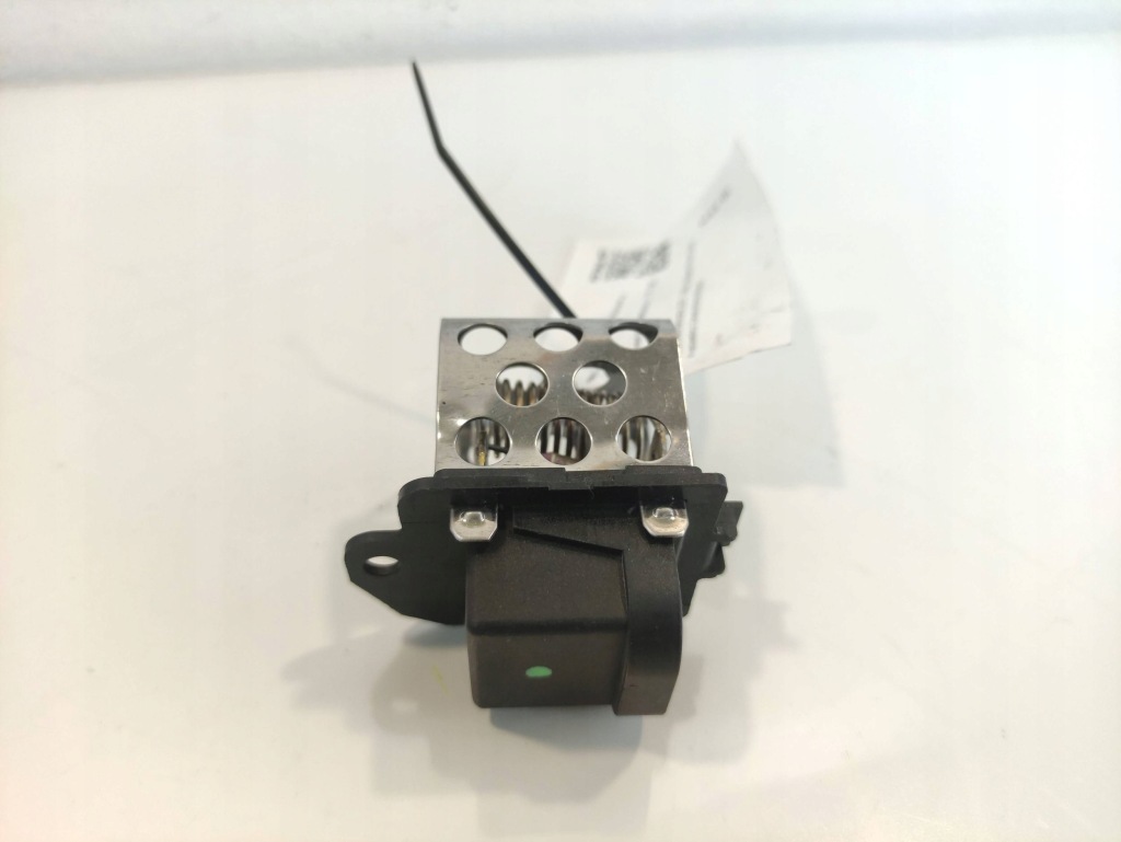 Renault scenic iii резистор резистор m142561069 в Украине