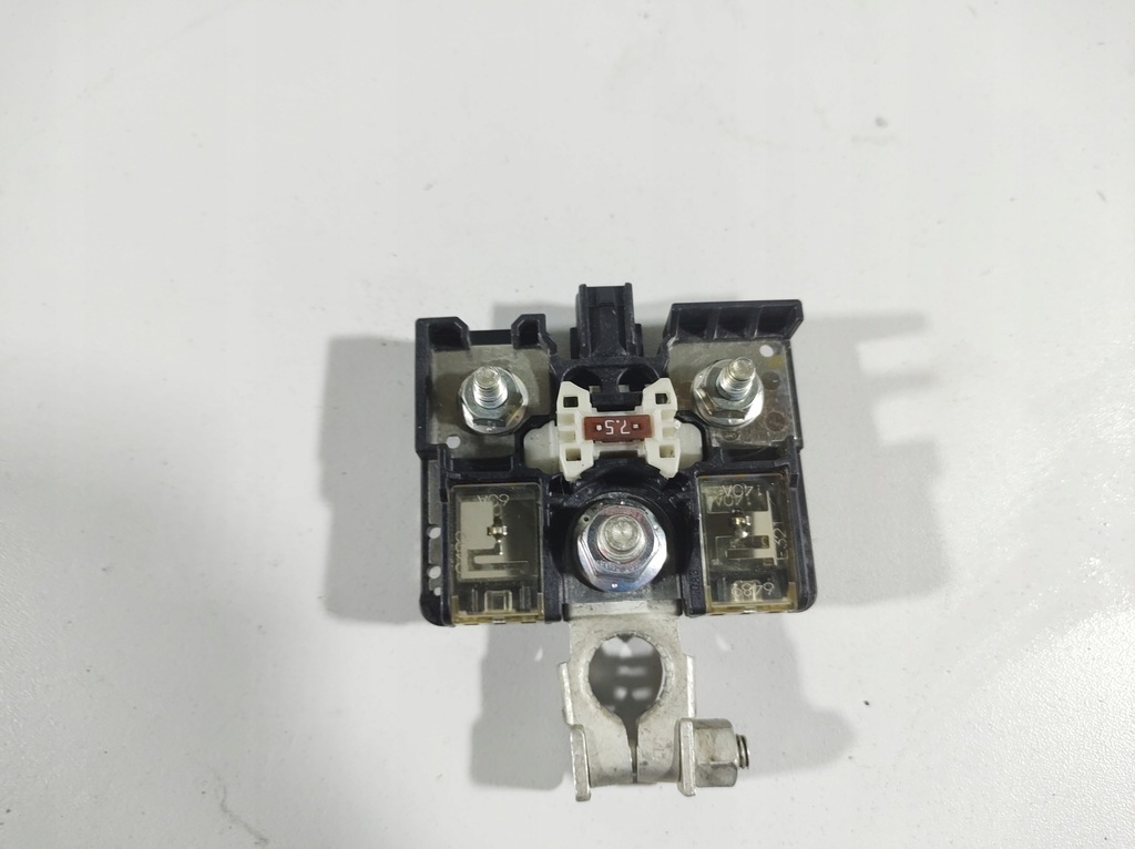 фото №6, Lexus is300h 13r клемма минусовая