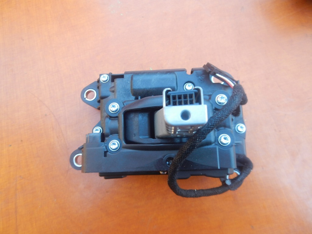 фото №1, Вибірник домкрат передач audi a4 b9 w8