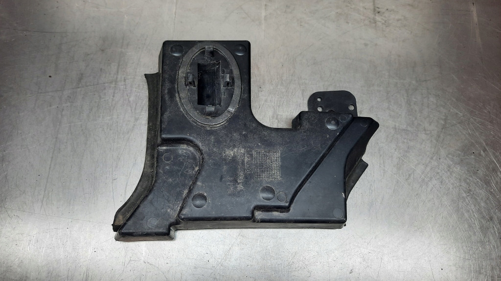 фото №1, Защита жабо левая volvo v60 6g9n-022b19-a