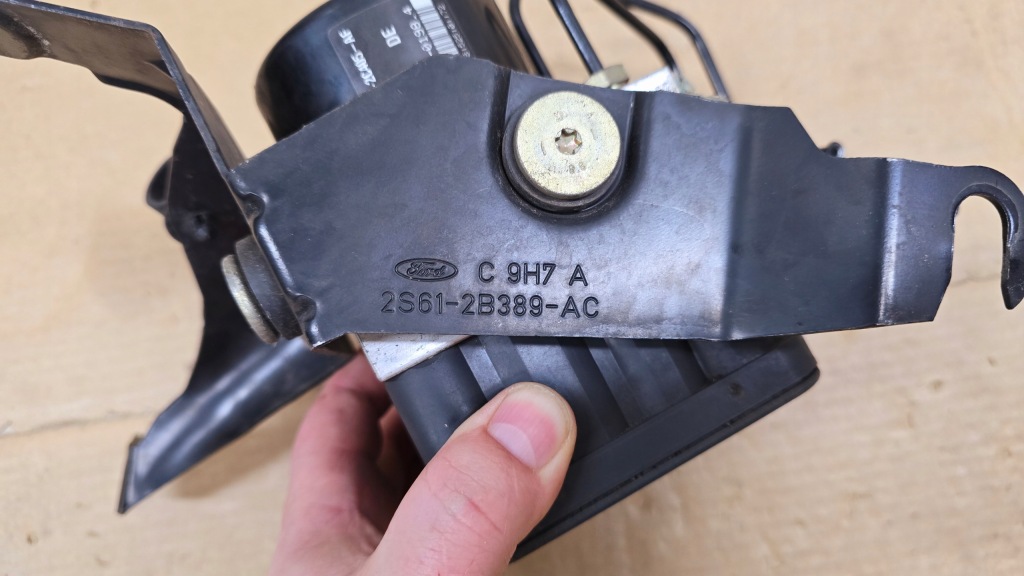 Купить Fiesta mk6 v 2.0 16v st 150 05-08 год насос abs esp stabilizacja дороги движение