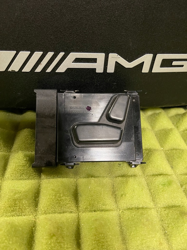 фото №1, 68233979aa jeep compass 17r- переключатель сиденье