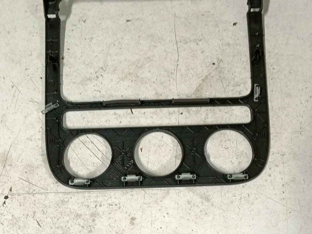 фото №8, Рамка радио консоли vw golf 5 1k0858071e