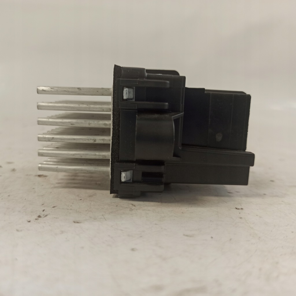 Opel astra j резистор резистор вентилятор воздуха 84178783 в Украине