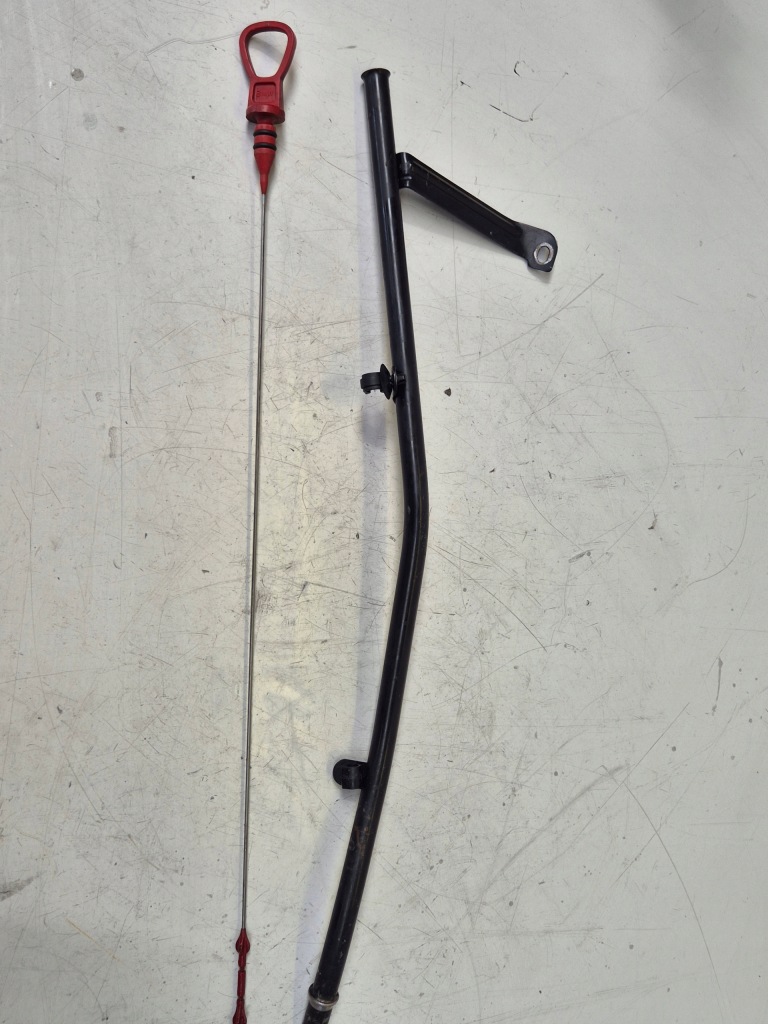 фото №1, Щуп щуп масла двигателя трубка направляющая 4.0d m67 bmw e38 740d