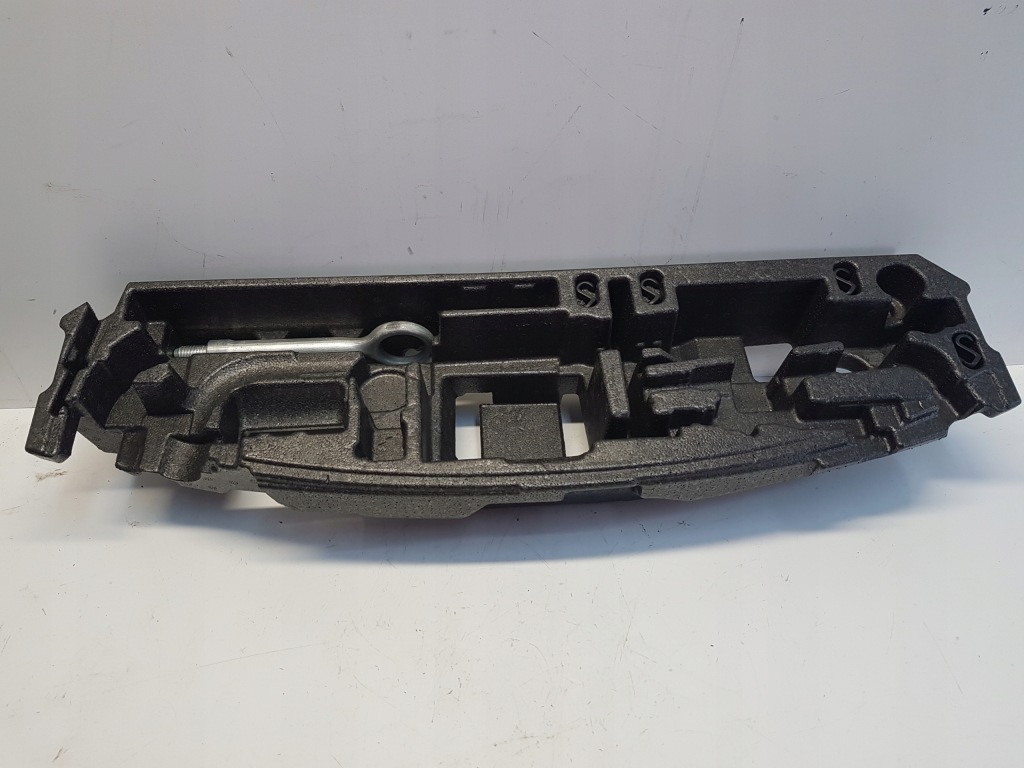 фото №1, Discovery sport l550 вкладыш багажника ушко steropia