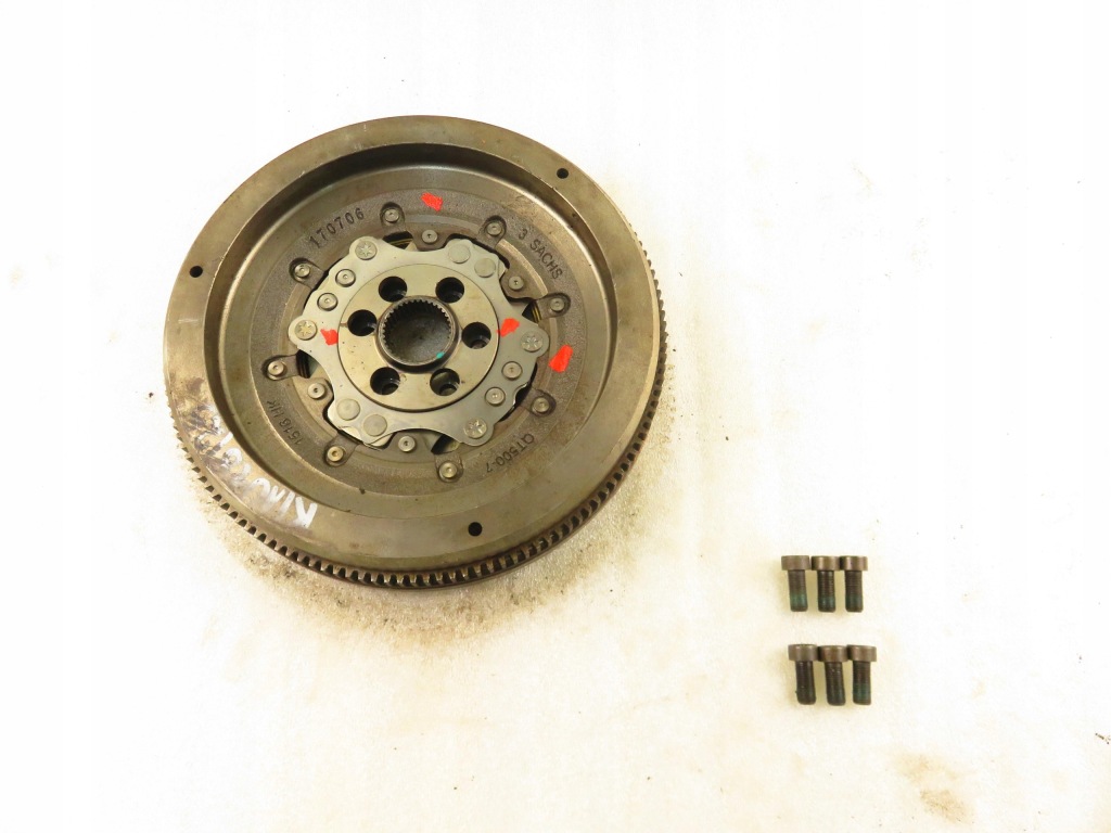 Купить Колесо двухмассовый vw golf v 2.0 tdi dsg 2295000541