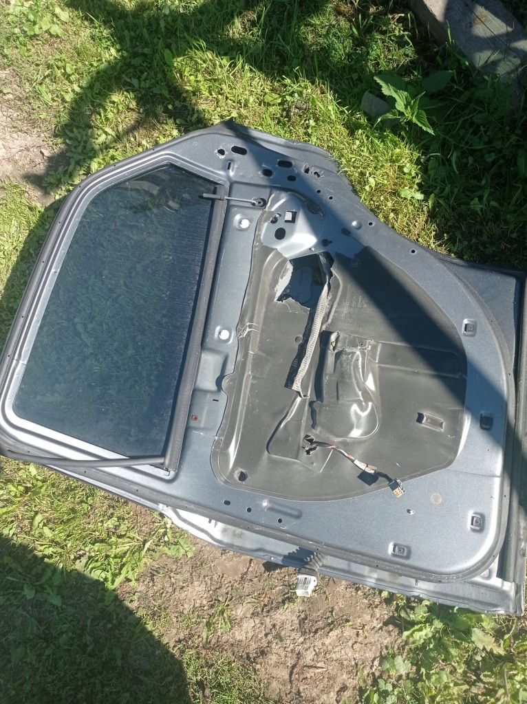 Купить Chrysler 300c дверь правый  задняя