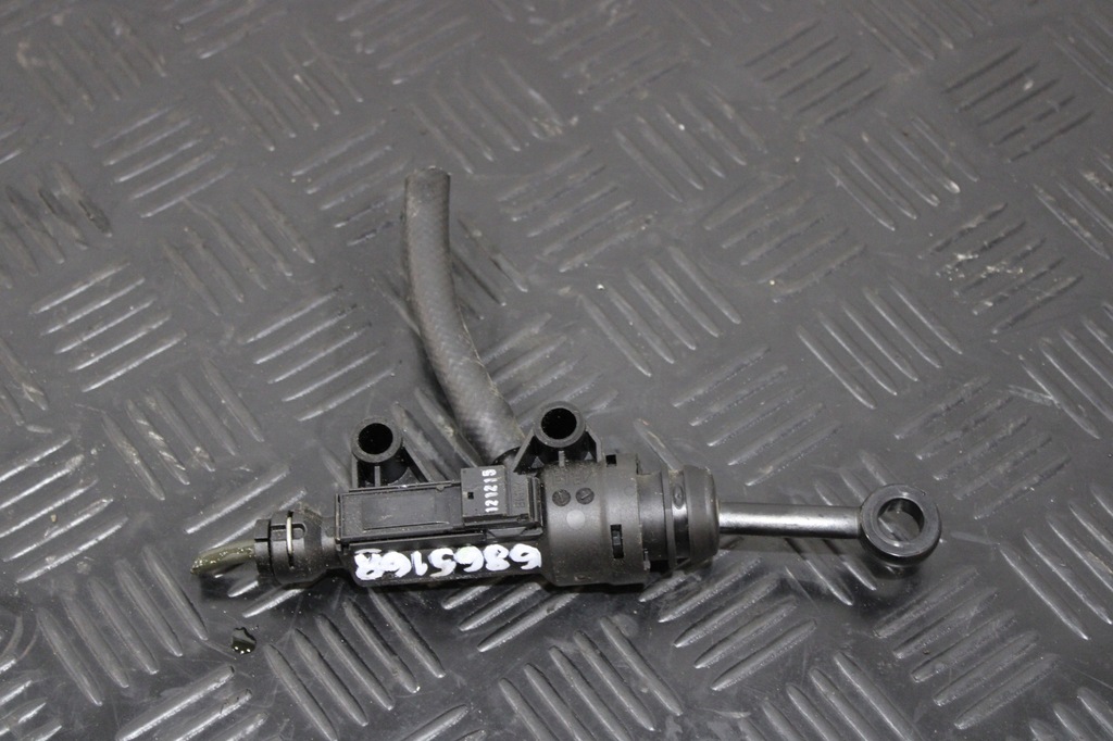 фото №1, Помпа сцепления 6865168 bmw x1 f48 2,0 d