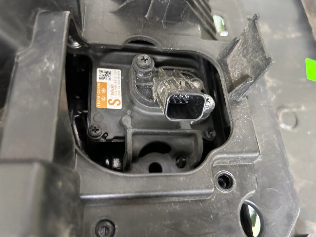 фото №14, Toyota corolla e21 lift hb бампер перед