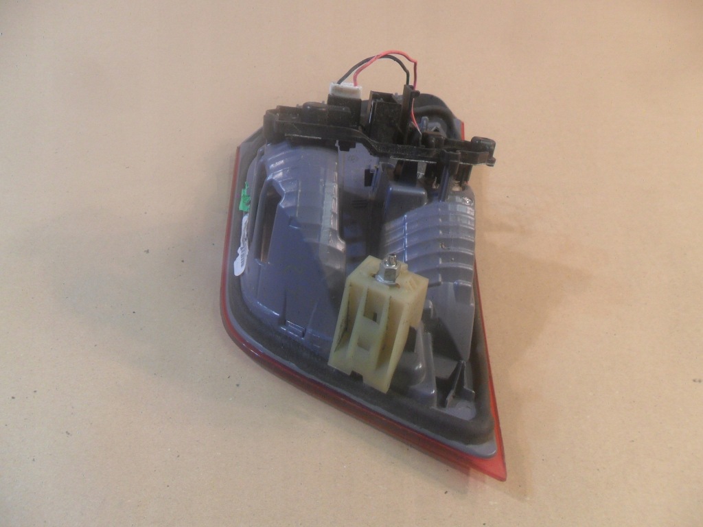 Bmw x3 f25 фара правый  задняя w крышке  uszkodzon led Оригинал