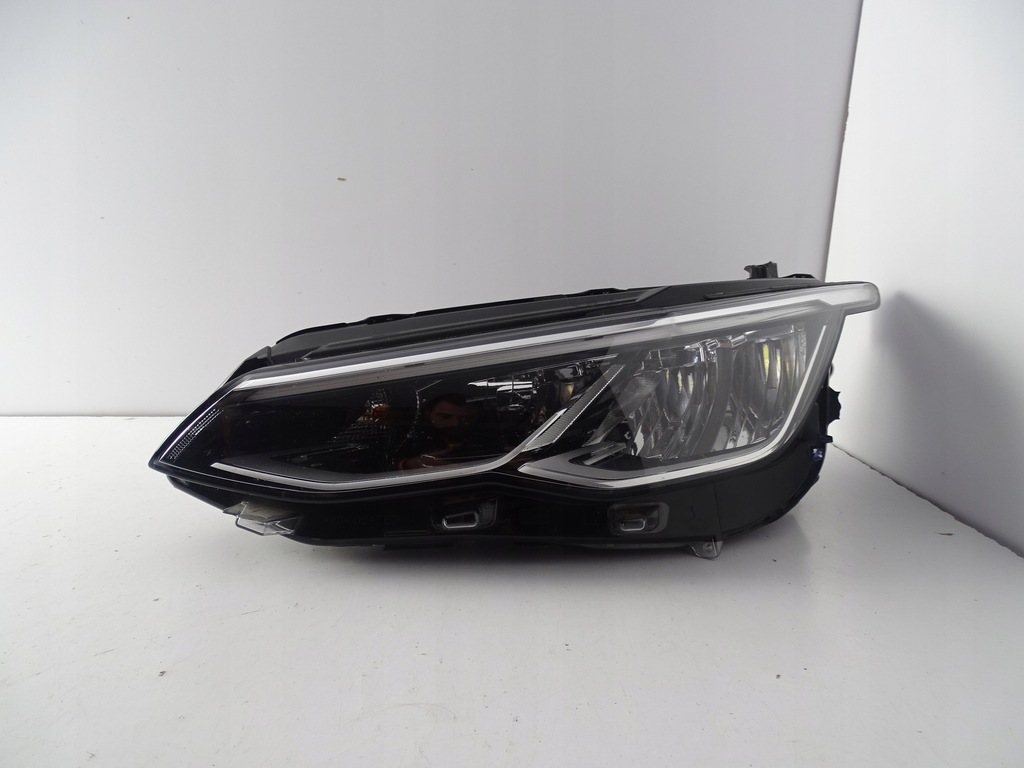 фото №1, Лампа перед передняя левая vw golf viii 8 full led 5h1941005