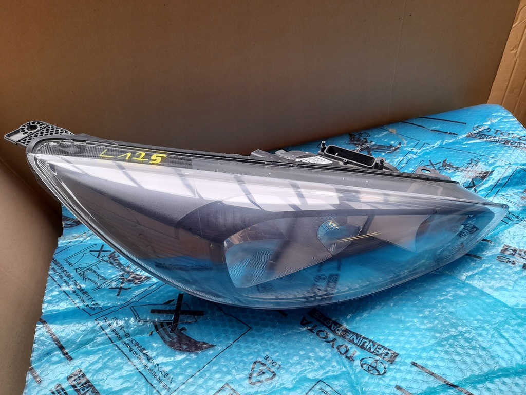 фото №6, Ford focus iii lift лампа права