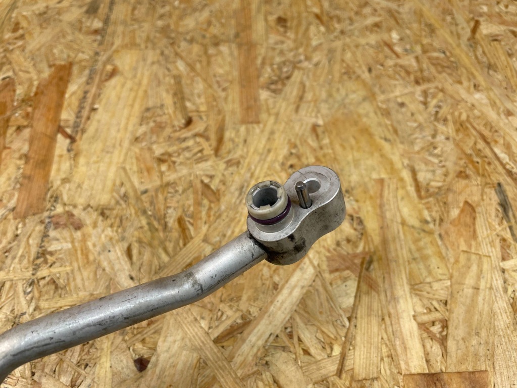 Патрубок трубка шланг кондиціонера mini countryman f60 9869631 Ціна