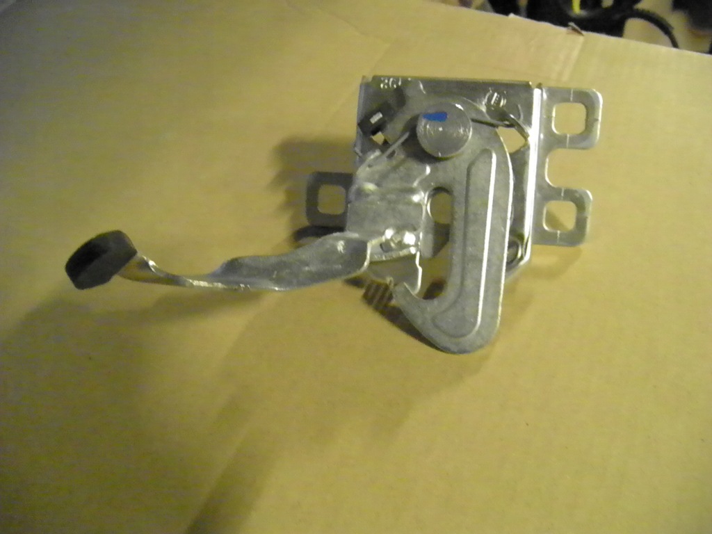 фото №1, Замок крышки двигателя do fiat doblo iii оригинальный номер