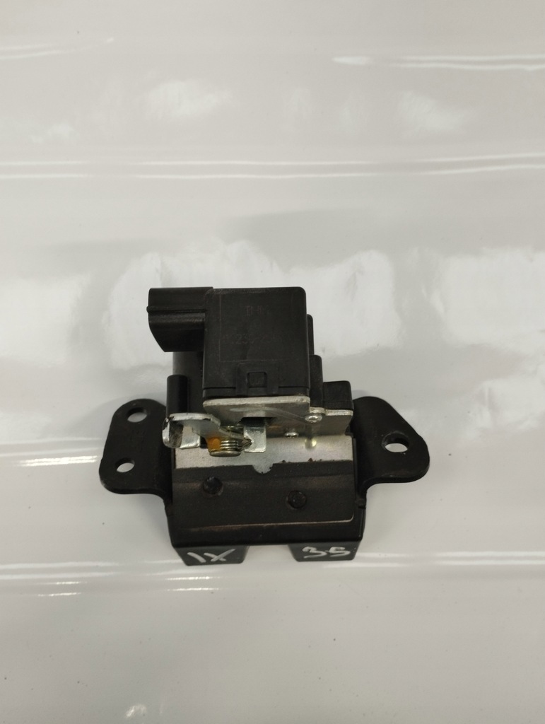 фото №8, Hyundai ix35 замок кришки багажника 81230-2s000