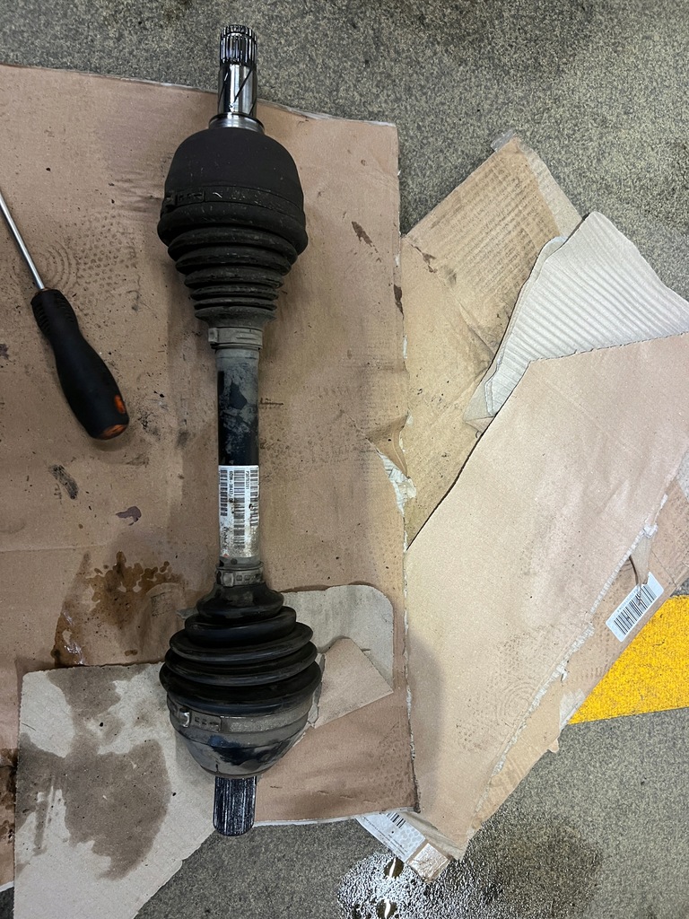 фото №1, Volvo s80 v70 iii приводной вал левая p30783201