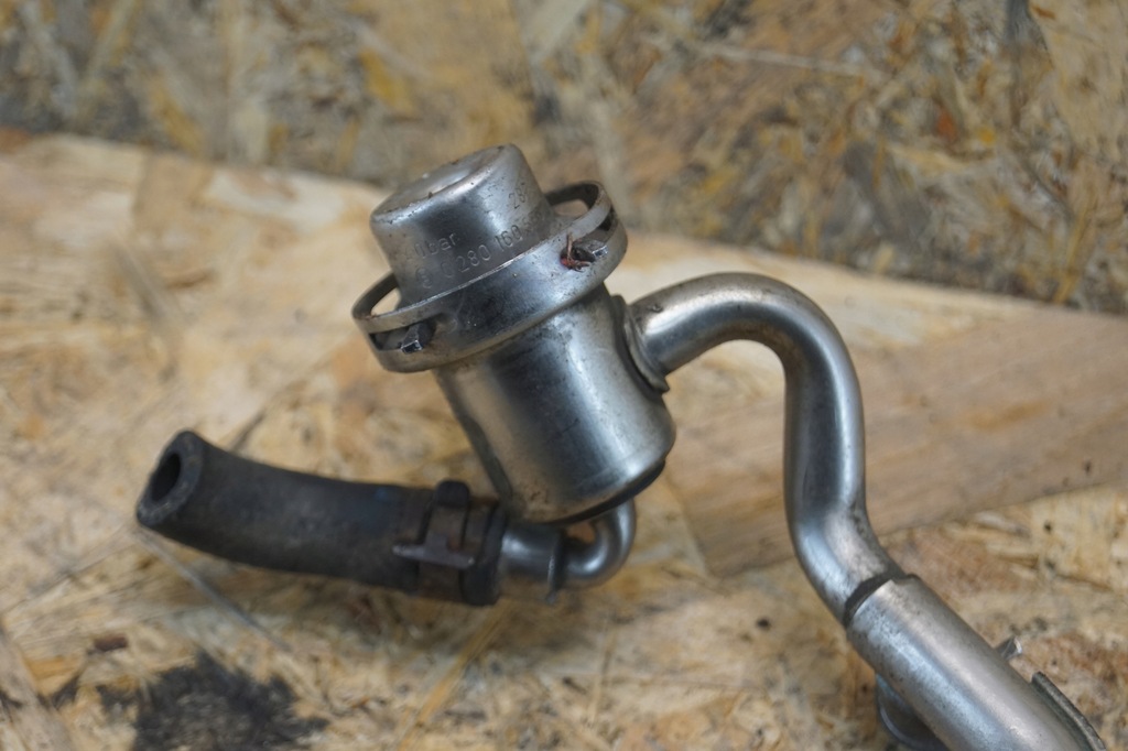 фото №8, Молдинг впрыскная vw phaeton 6.0 w12 07c133316h