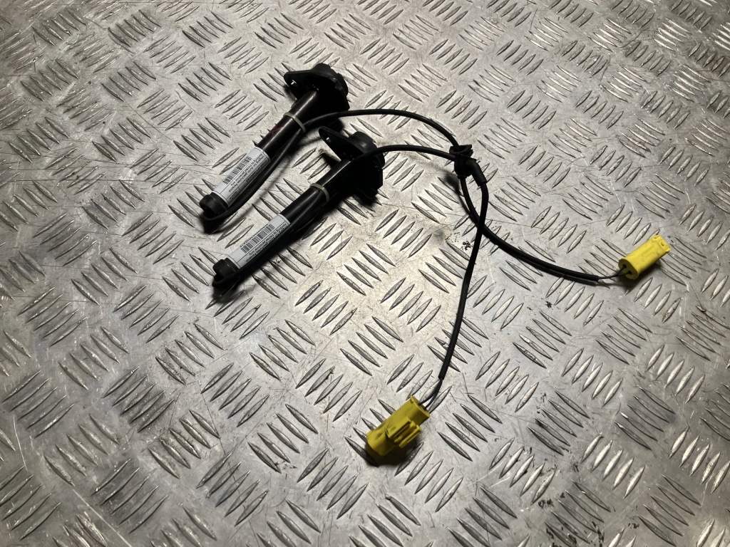 фото №1, Патроны капот патрон mercedes c klasa w205 комплект