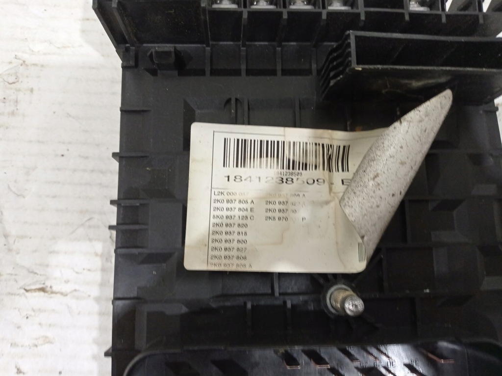 фото №4, Коробка предохранителей volkswagen bsi 01718128 f