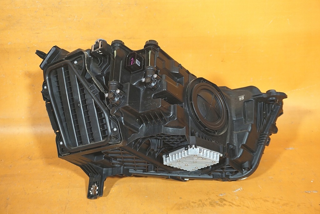 фото №10, Audi q3 83a 17km лампы перед full led полный 83a941033a / 83a941034a