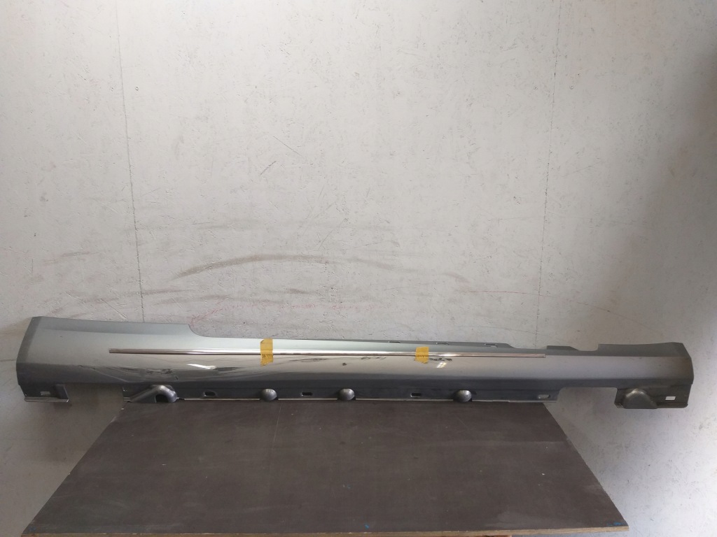 Купити Поріг молдинг поріг права mercedes e klasa w207