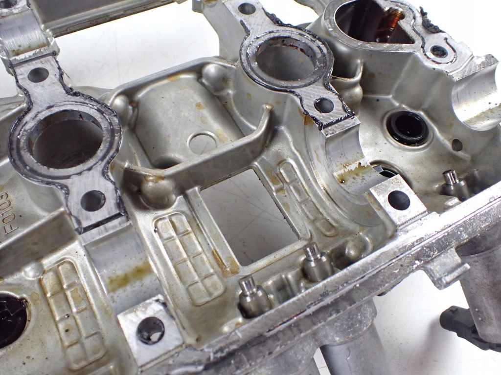 фото №5, Крышка клапанов audi a5 8t sportback 06h103475h