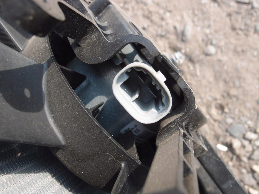 Радіатор води вентилятор qashqai 2 1.6 dci Оригінал