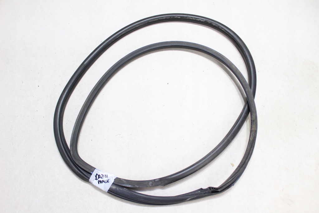 фото №1, Nissan 350z прокладка дверь правых